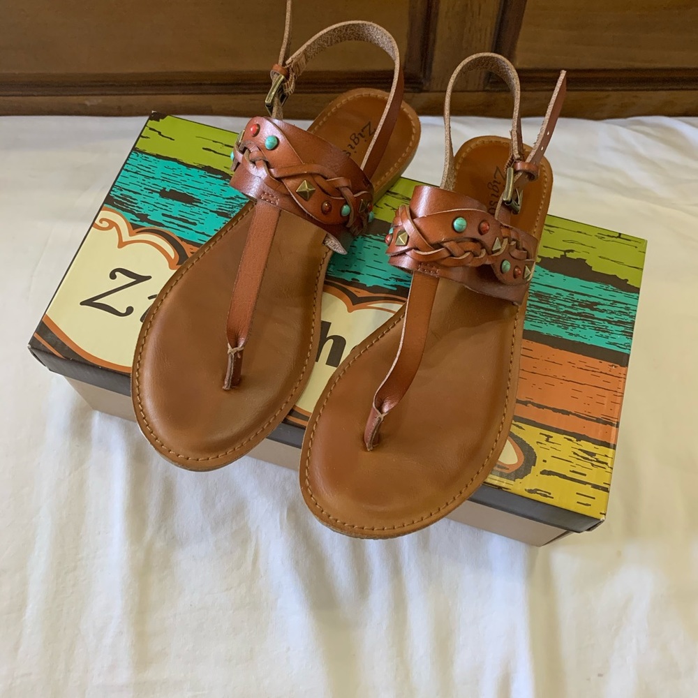 Zigi Soho Beaded Thong Sandals Sz 8.5